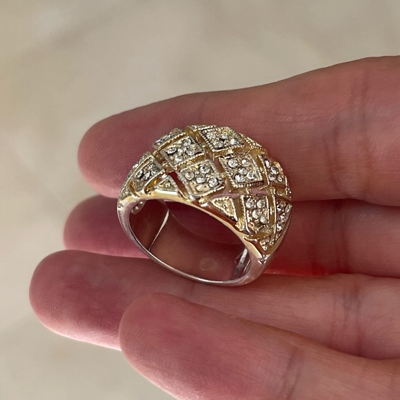 Diamanté crystal set gold and silver tone wide size 8 band ring - Picture 14 of 15